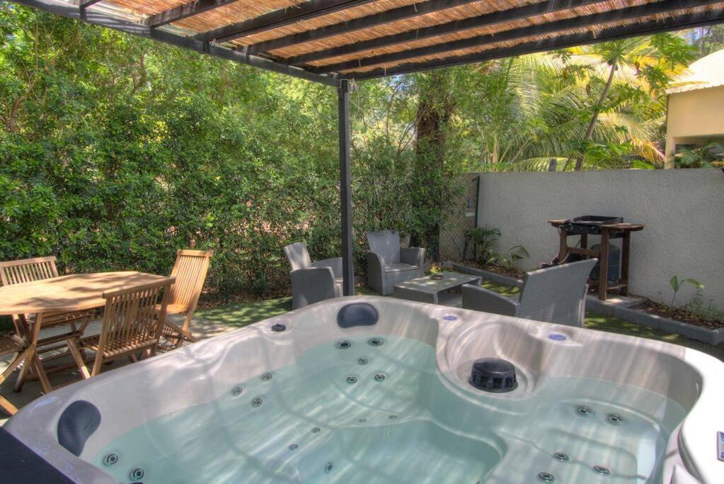 Le Grand Bleu - Jacuzzi - Apt لا سالين لو باين المظهر الخارجي الصورة